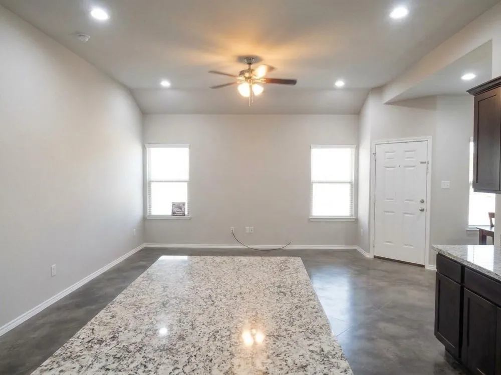 103 Summer Place Huntsville, TX 77340