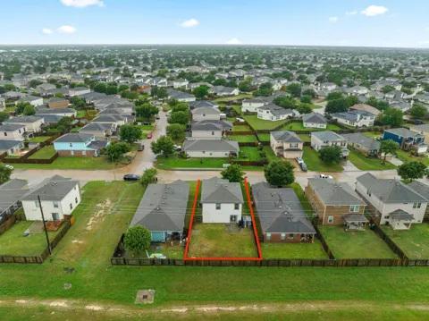 8102 Yaupon View Drive