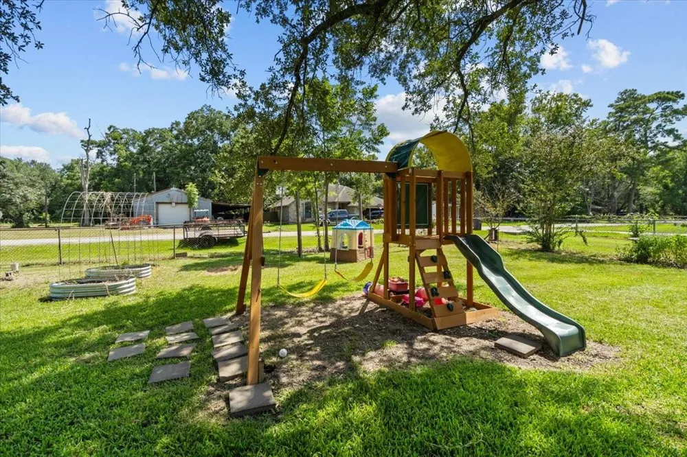 4018 Fm 646 Road Santa Fe, TX 77510