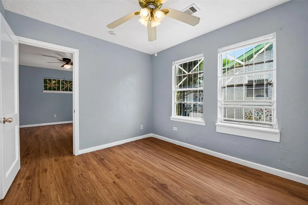 4813 Brinkley Street Houston, TX 77033