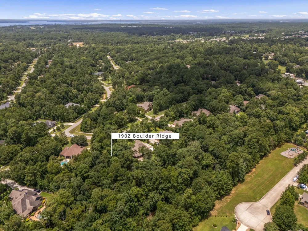 1902 Boulder Ridge Drive Conroe, TX 77304