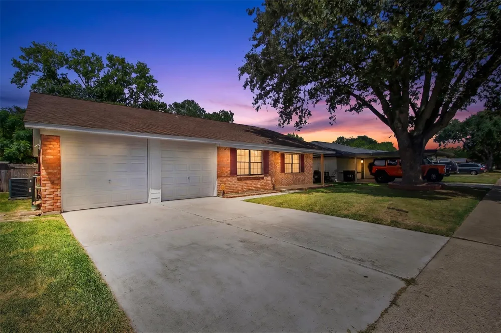 1104 E 13th Street Deer Park, TX 77536
