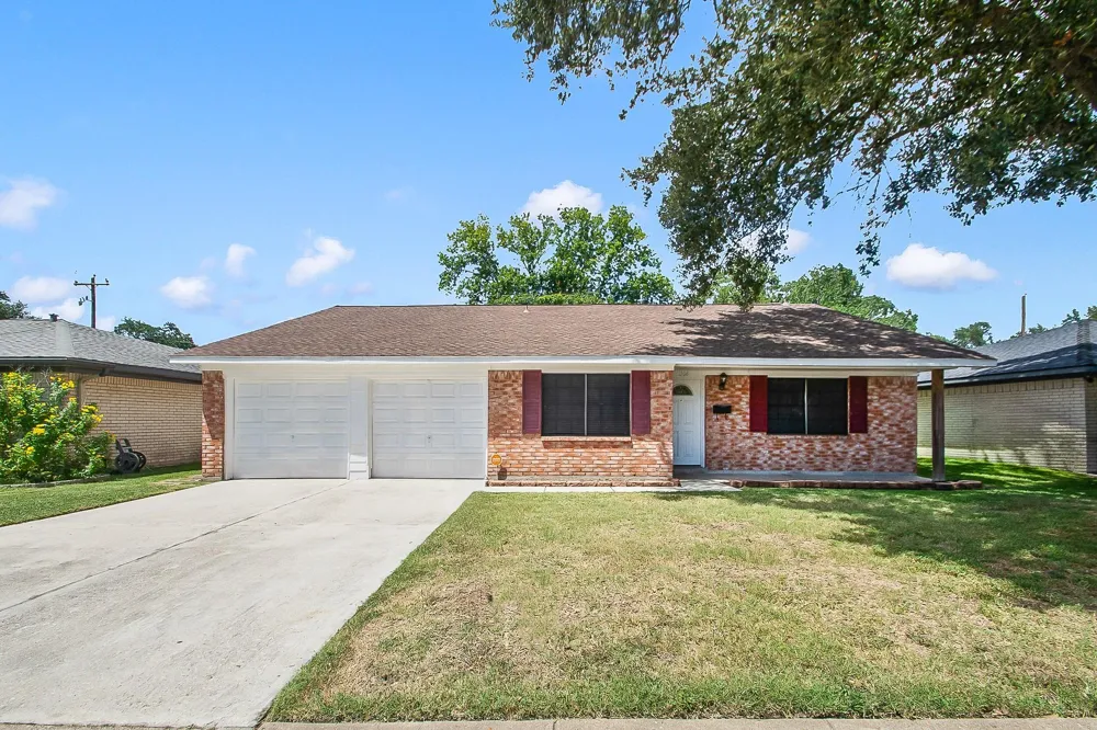 1104 E 13th Street Deer Park, TX 77536