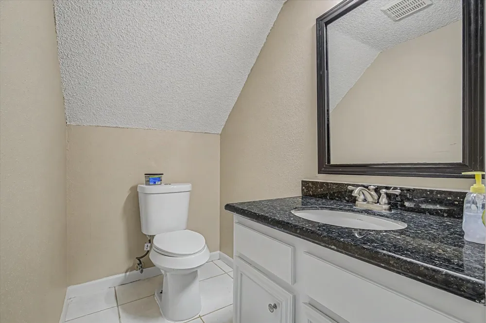 110 Mockingbird Lane Clute, TX 77531