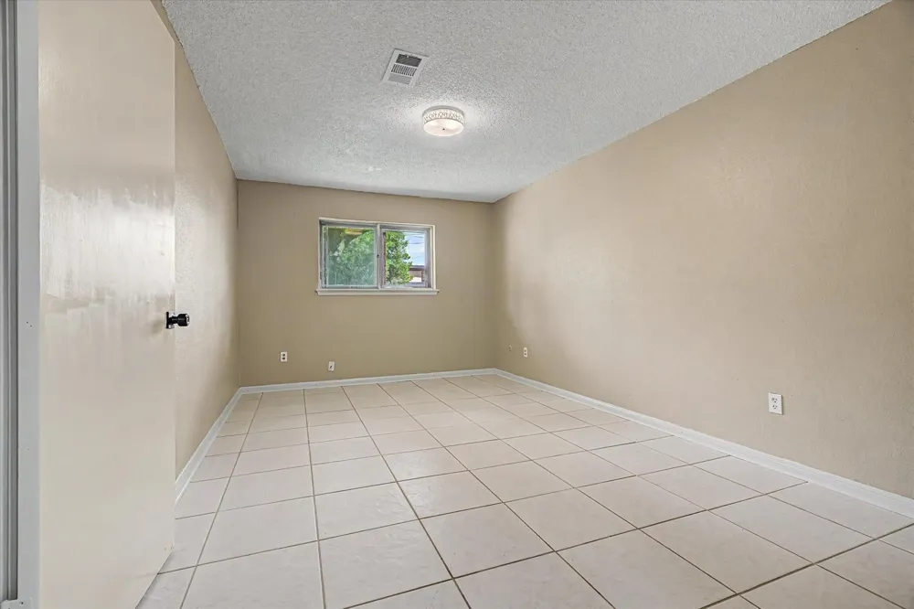 110 Mockingbird Lane Clute, TX 77531