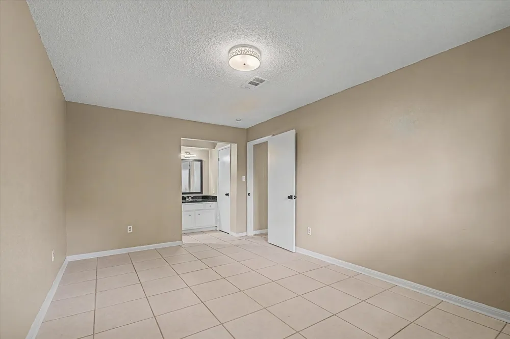 110 Mockingbird Lane Clute, TX 77531