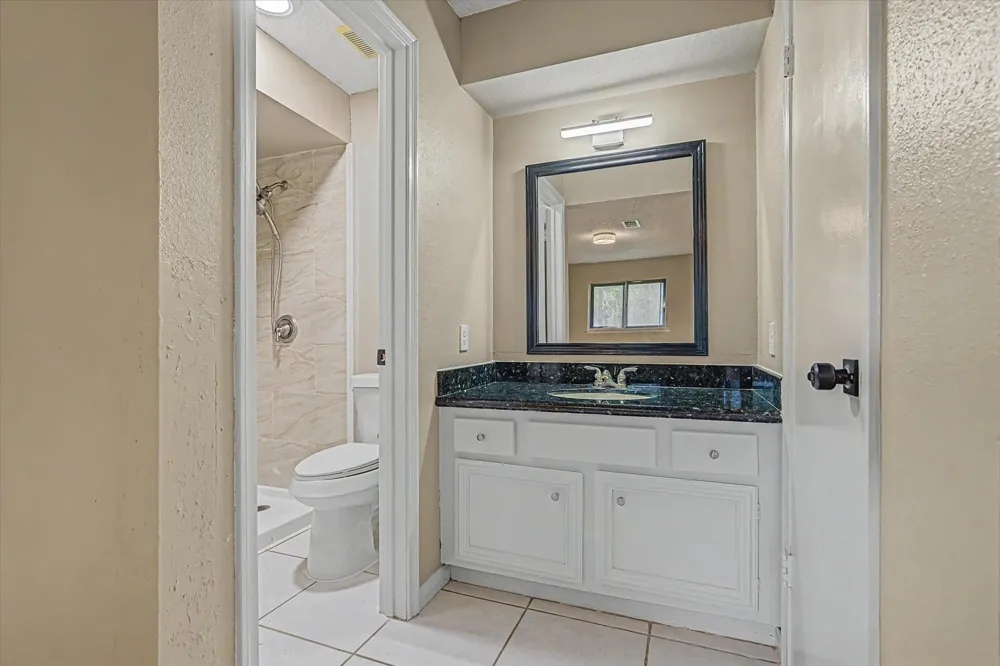 110 Mockingbird Lane Clute, TX 77531