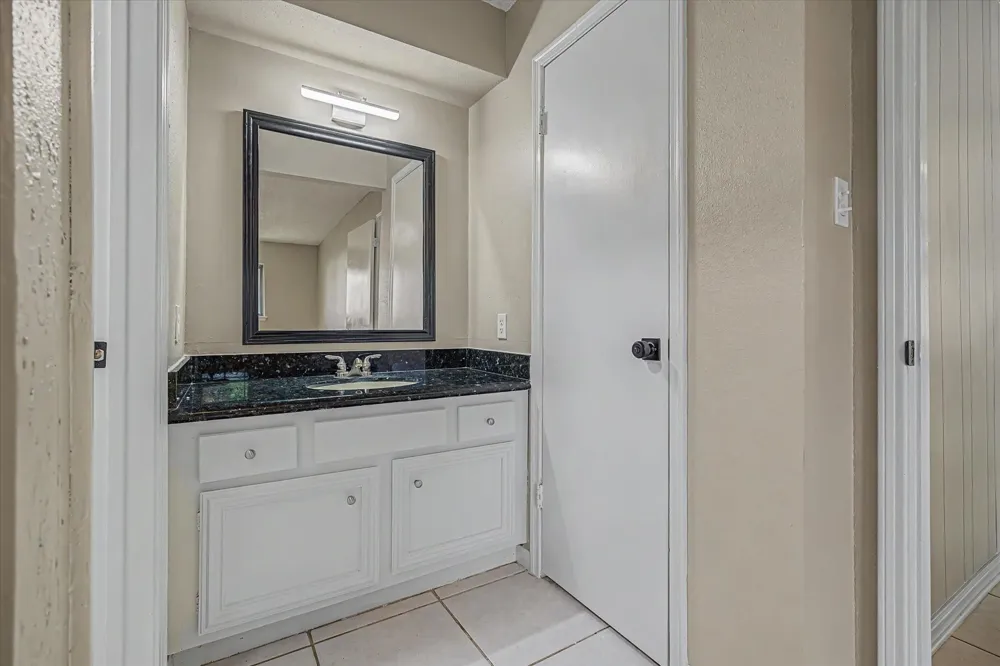 110 Mockingbird Lane Clute, TX 77531