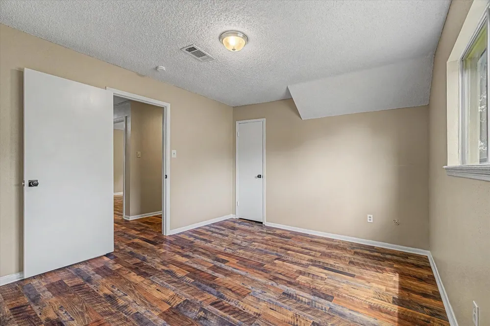 110 Mockingbird Lane Clute, TX 77531