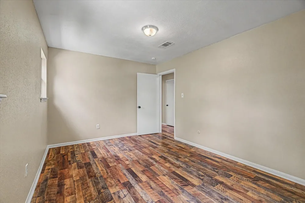 110 Mockingbird Lane Clute, TX 77531