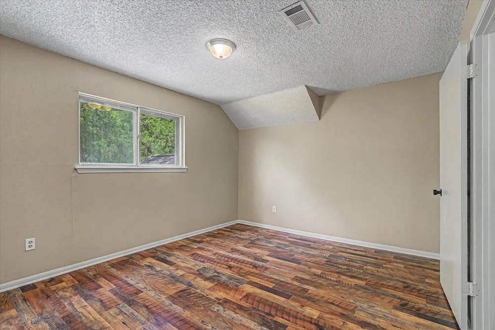 110 Mockingbird Lane Clute, TX 77531