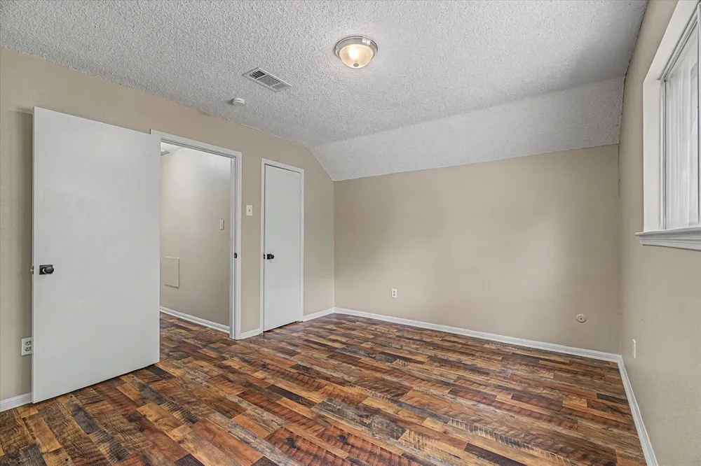 110 Mockingbird Lane Clute, TX 77531