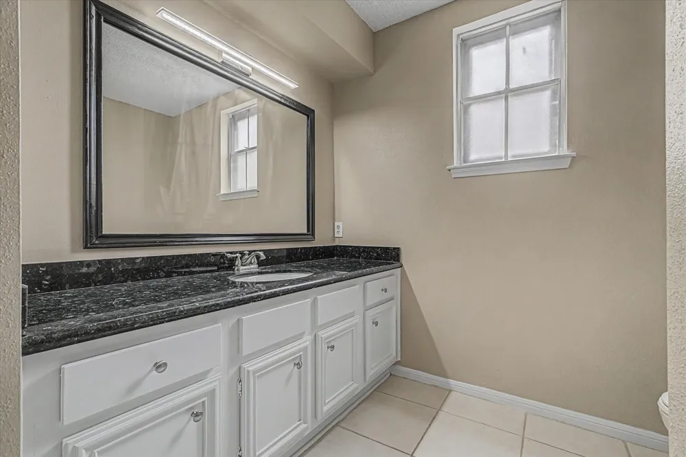 110 Mockingbird Lane Clute, TX 77531