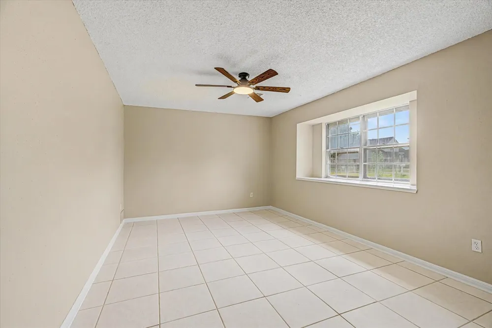 110 Mockingbird Lane Clute, TX 77531