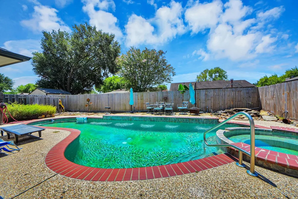 10918 Mulberry Court La Porte, TX 77571