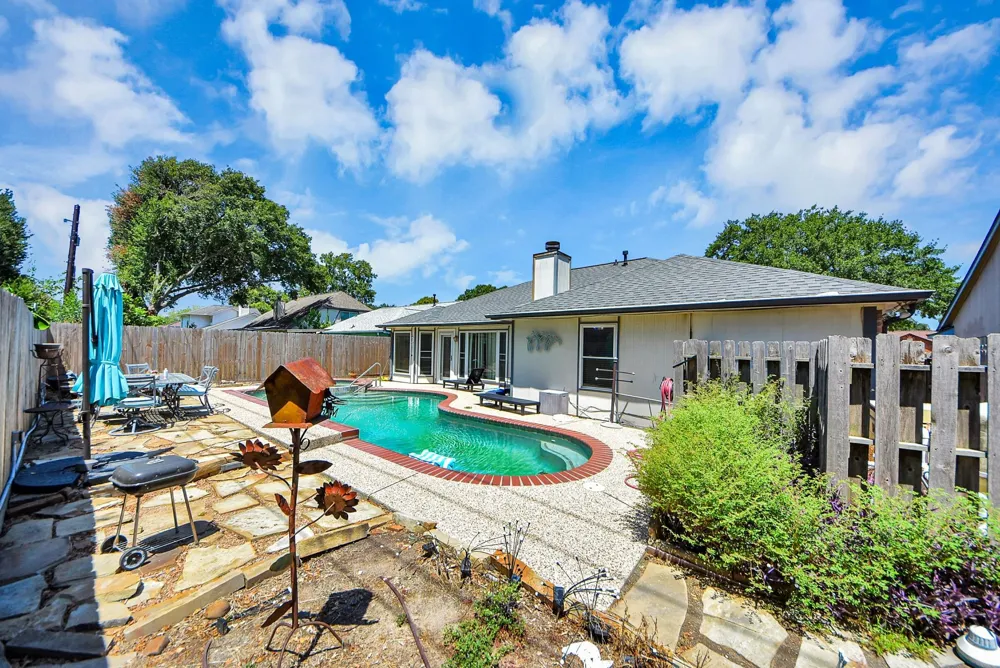 10918 Mulberry Court La Porte, TX 77571