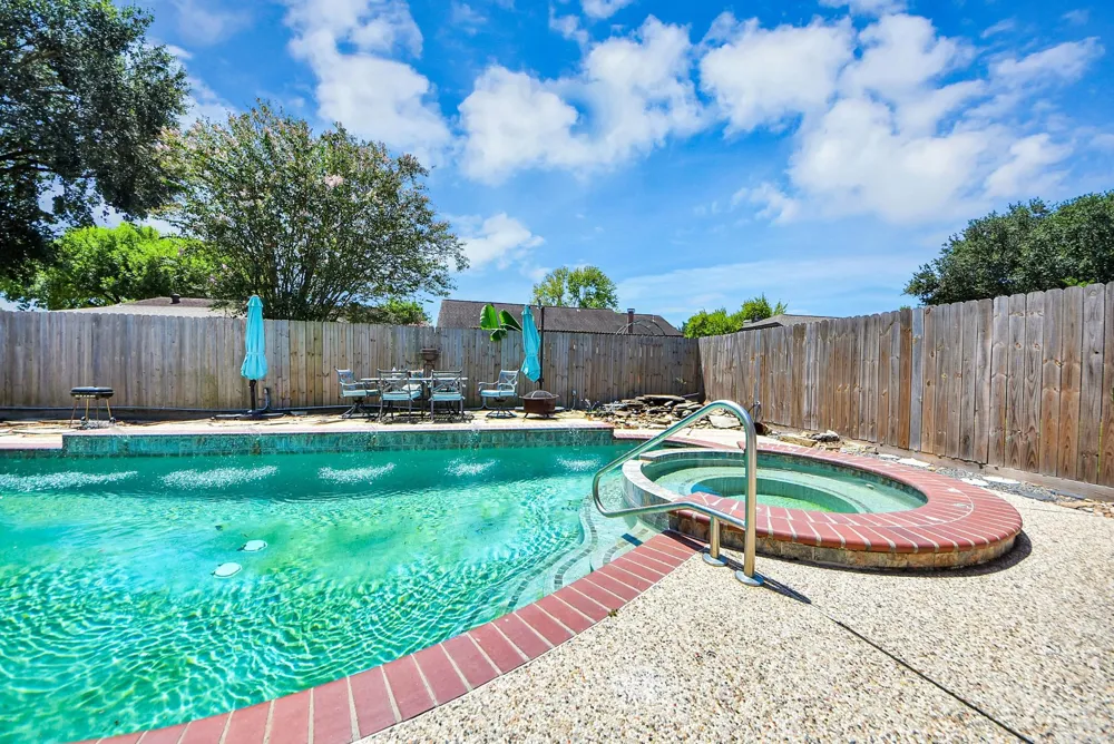 10918 Mulberry Court La Porte, TX 77571
