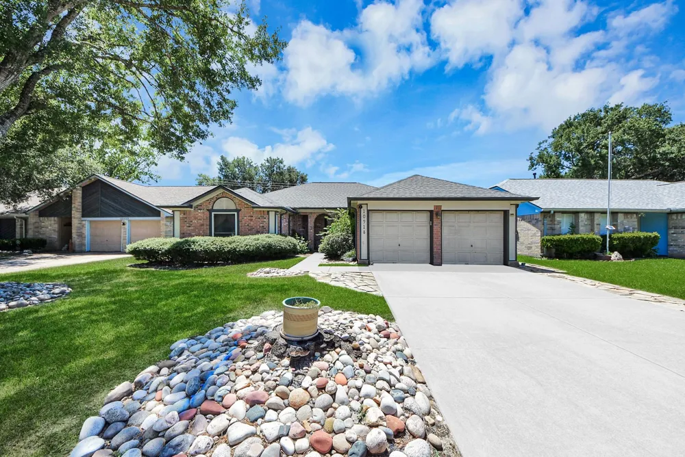 10918 Mulberry Court La Porte, TX 77571