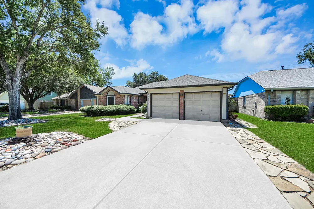 10918 Mulberry Court La Porte, TX 77571