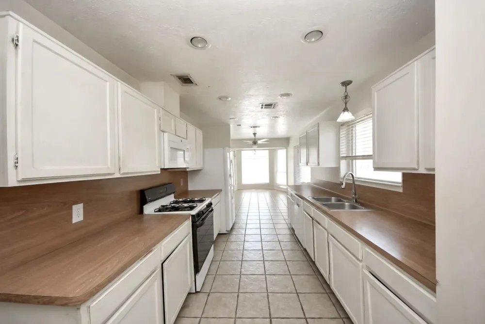 10918 Mulberry Court La Porte, TX 77571