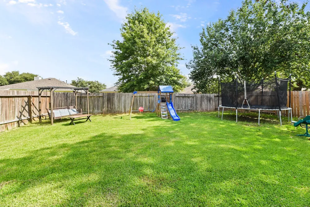 32018 Anne Lane Pinehurst, TX 77362