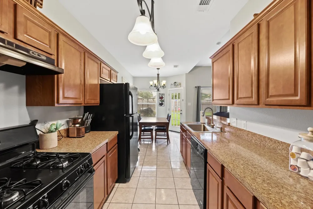 32018 Anne Lane Pinehurst, TX 77362