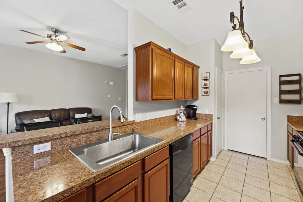 32018 Anne Lane Pinehurst, TX 77362
