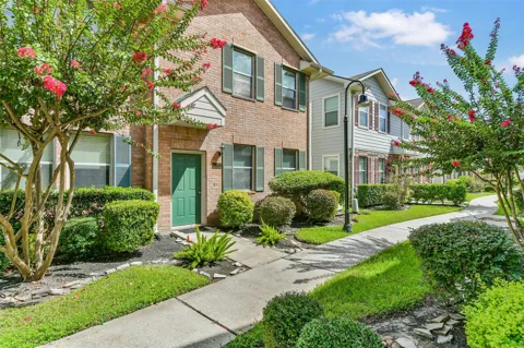 2121 Kemah Village Drive