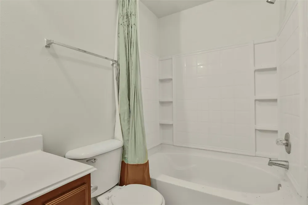 2121 Kemah Village Drive Kemah, TX 77565