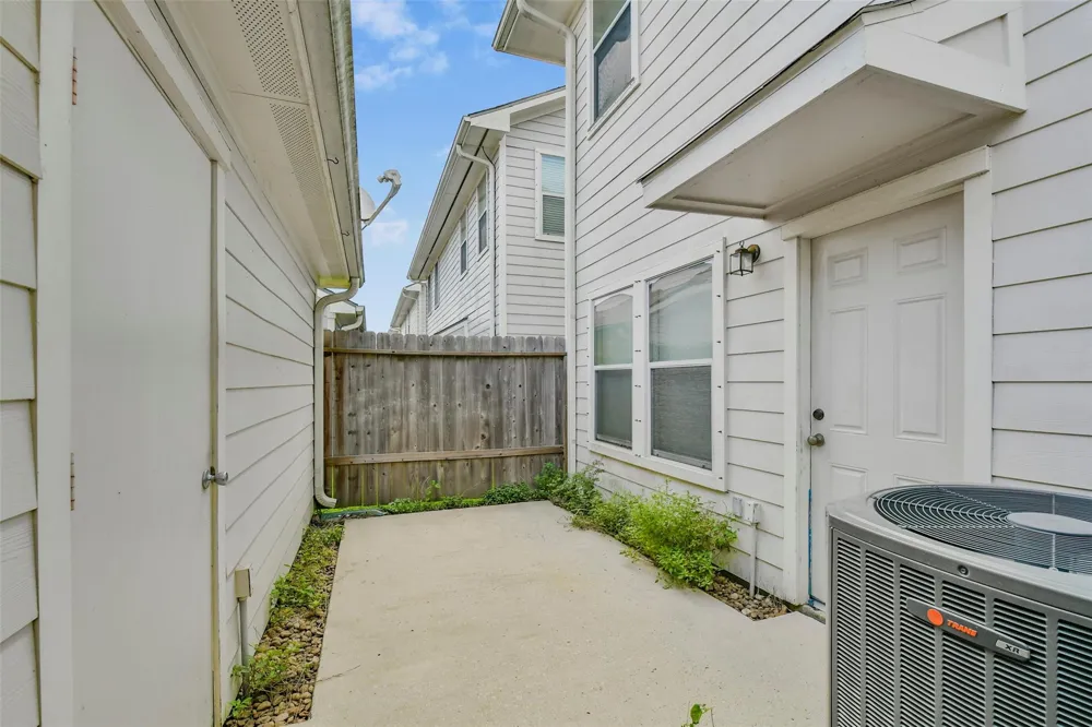 2121 Kemah Village Drive Kemah, TX 77565
