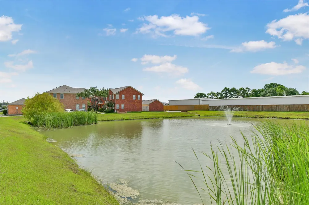 2121 Kemah Village Drive Kemah, TX 77565