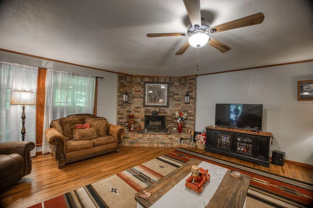 17657 Fm 2022 Grapeland, TX 75844