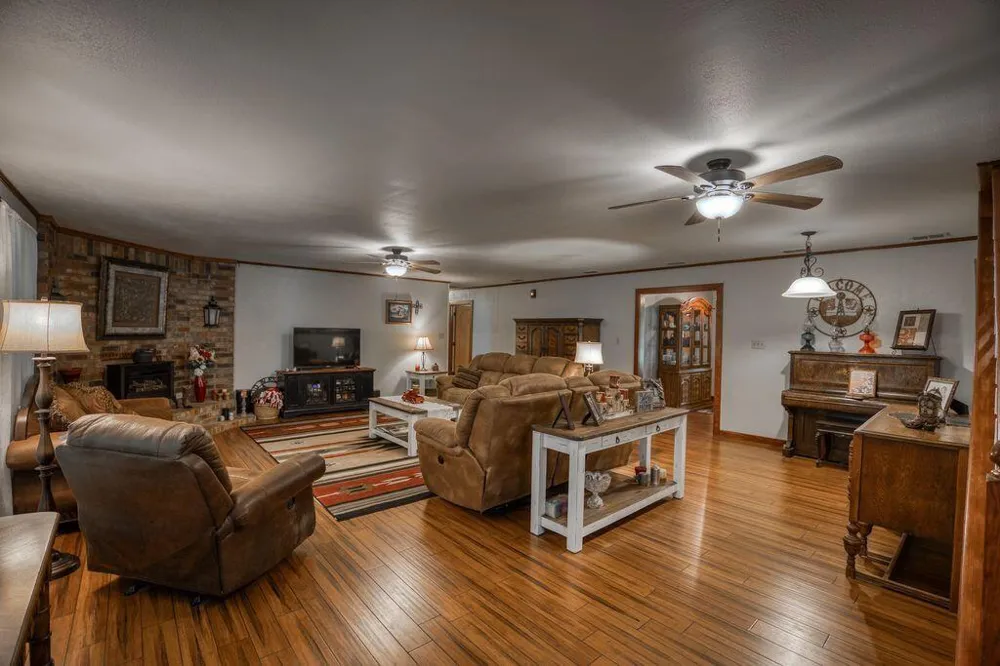17657 Fm 2022 Grapeland, TX 75844