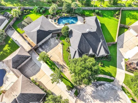 906 High Ridge Circle