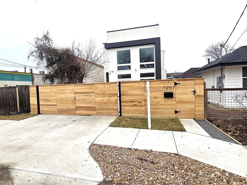 1207 Collier Street Houston, TX 77023