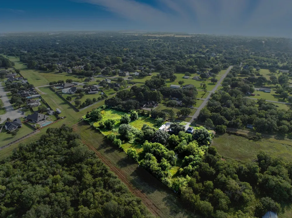 300 Mustang Road Alvin, TX 77511