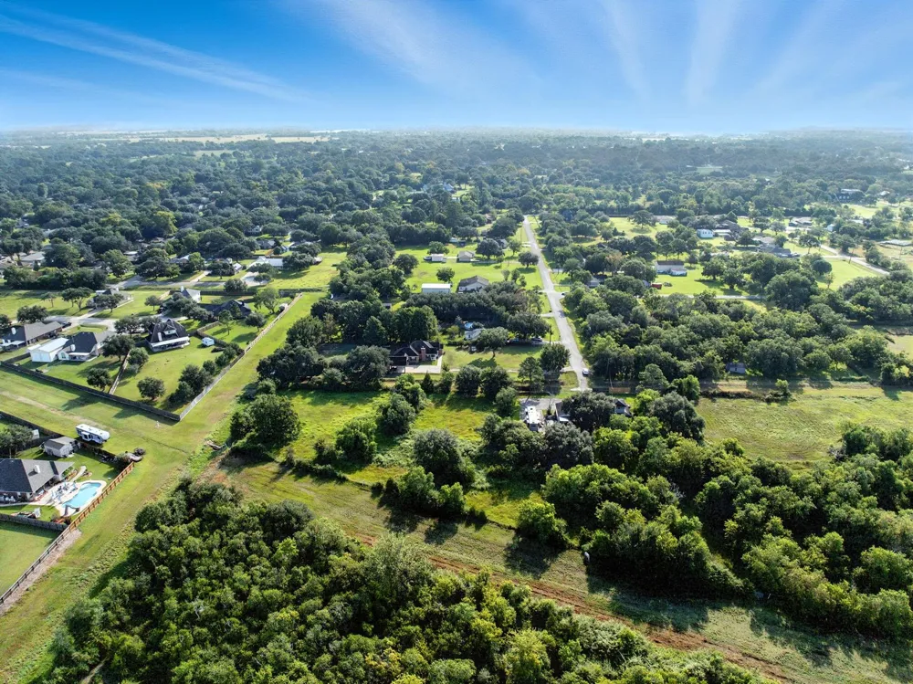 300 Mustang Road Alvin, TX 77511