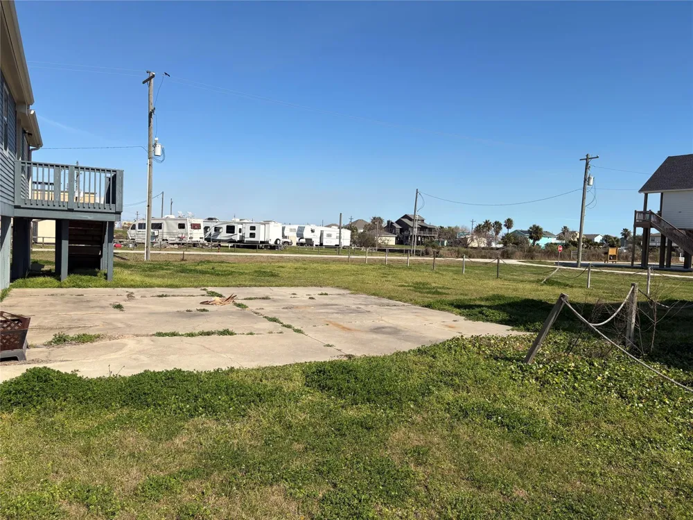 989 Alberdie Drive Crystal Beach, TX 77650