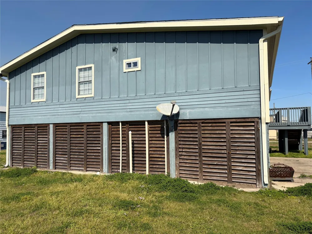 989 Alberdie Drive Crystal Beach, TX 77650