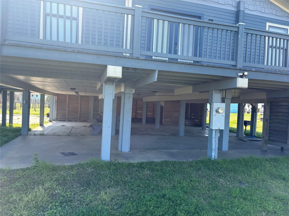 989 Alberdie Drive Crystal Beach, TX 77650