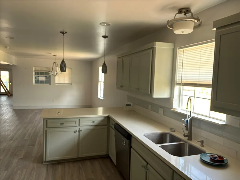989 Alberdie Drive Crystal Beach, TX 77650