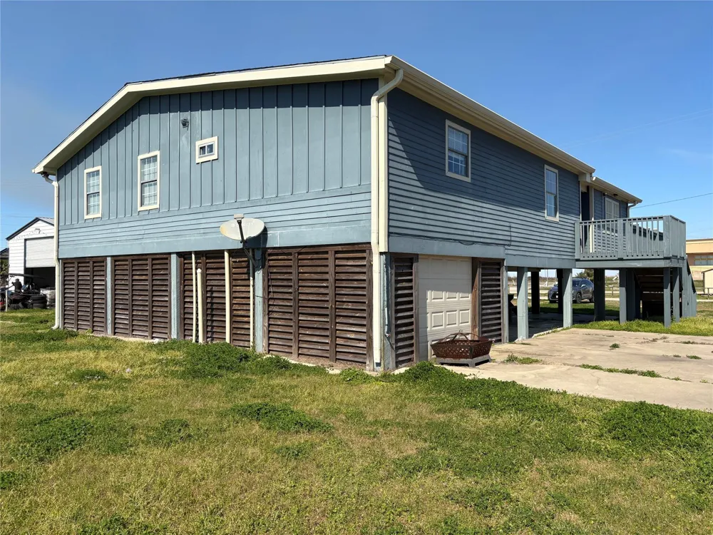 989 Alberdie Drive Crystal Beach, TX 77650