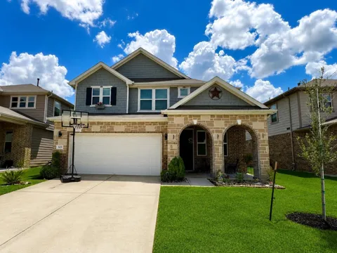 2635 Oakwood Bluff Trail