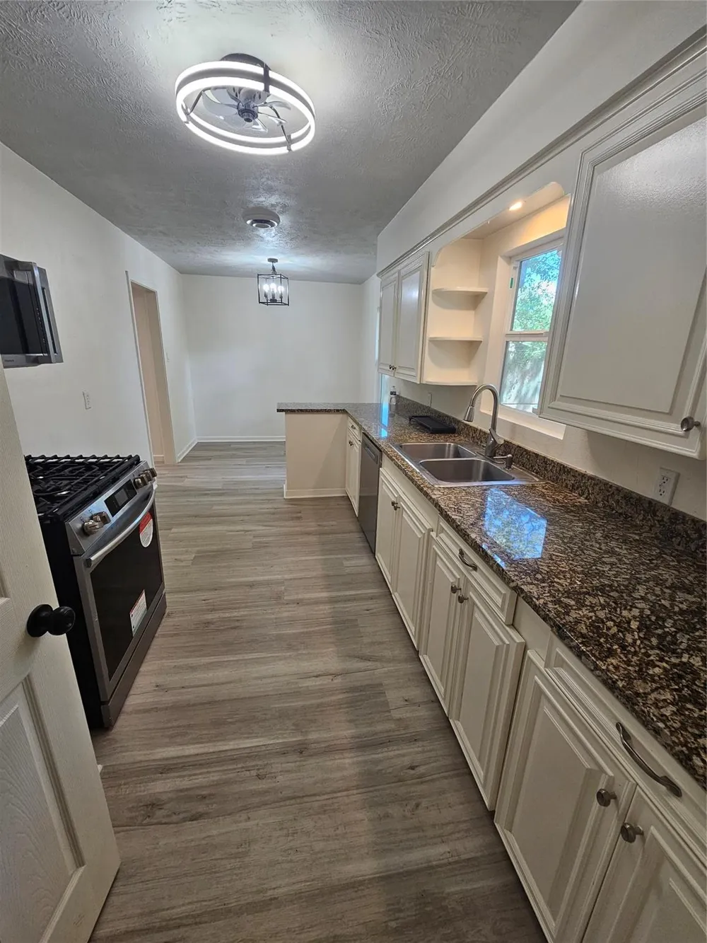 3016 Lincoln Street Liberty, TX 77575