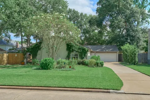17022 Hill View Lane