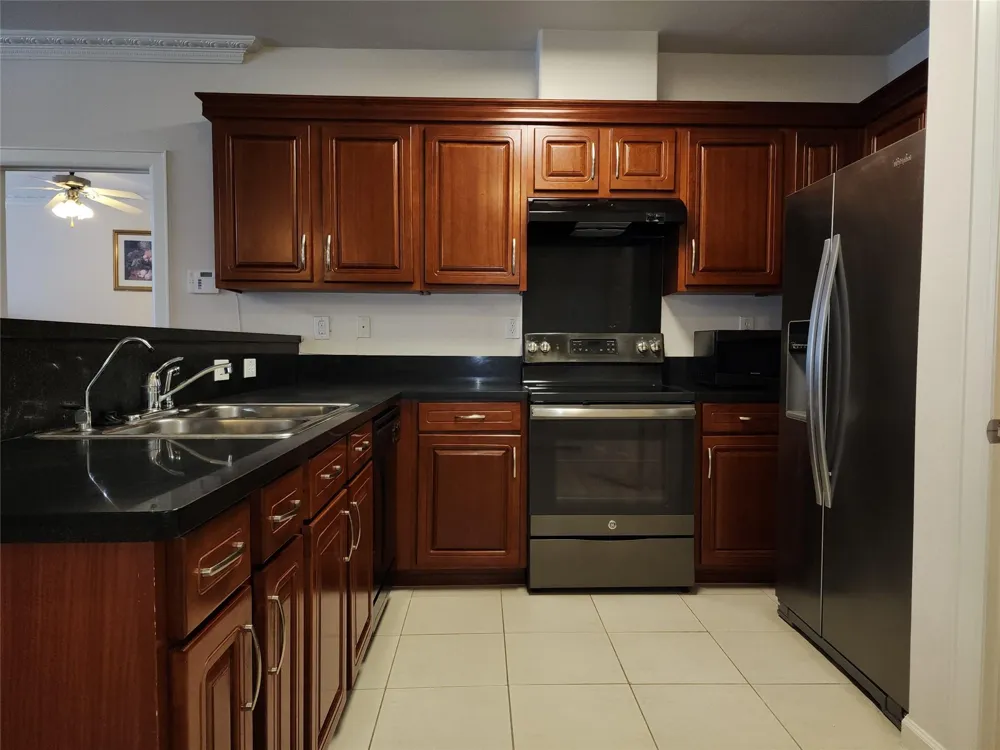 6655 W Sam Houston Parkway S #2F Houston, TX 77072