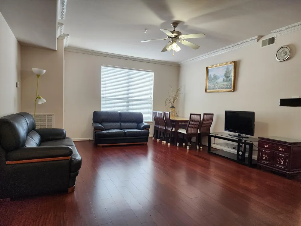 6655 W Sam Houston Parkway S #2F Houston, TX 77072