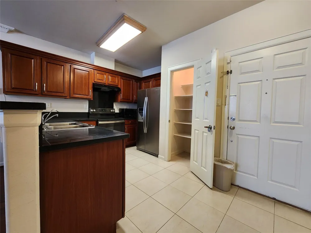 6655 W Sam Houston Parkway S #2F Houston, TX 77072