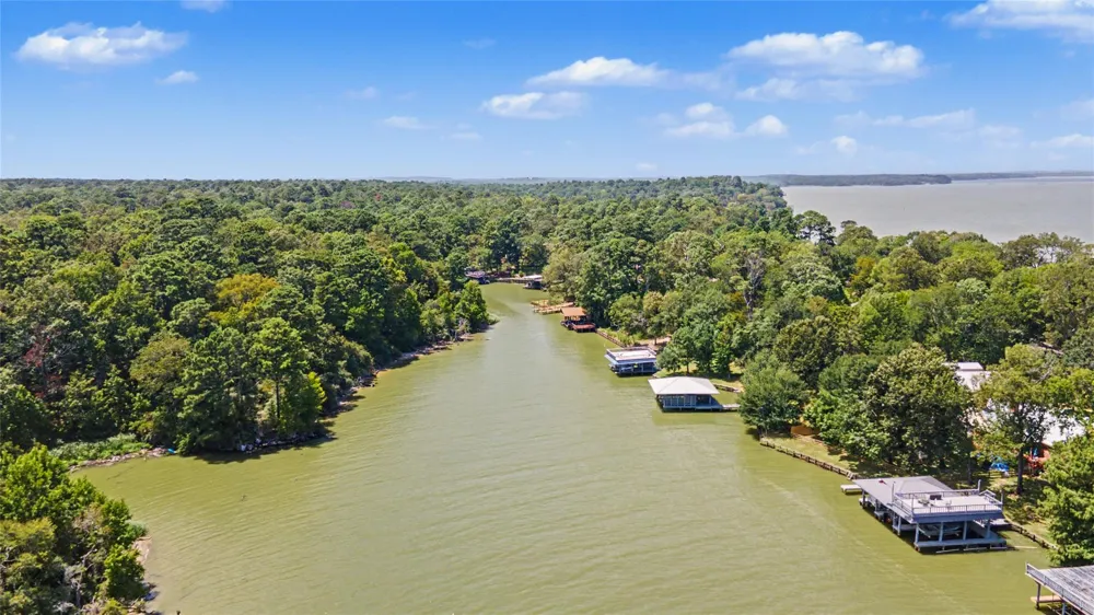La Jolla Court Huntsville, TX 77320