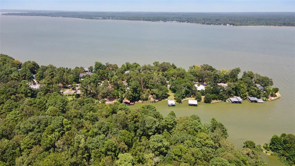 La Jolla Court Huntsville, TX 77320